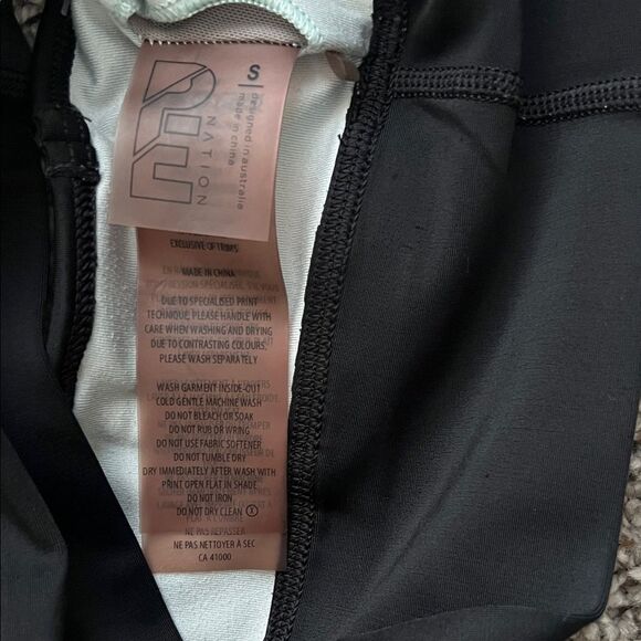 P.E Nation Acceleration Sports Bra Black with Mint in Size S - Picture 4 of 9